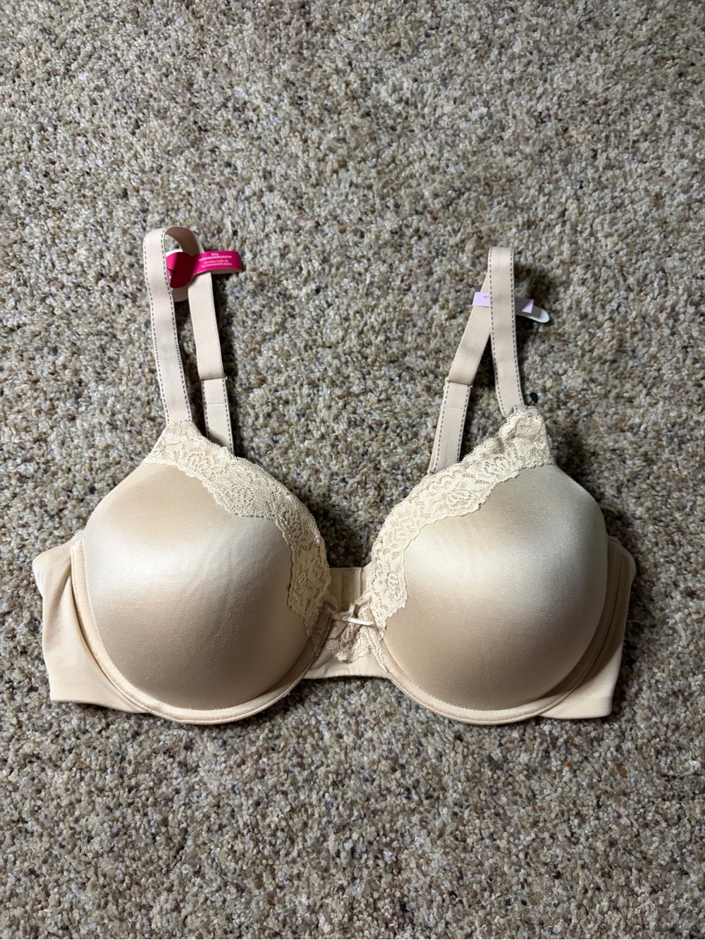 Maidenform 36D Comfort Devotion Beige Underwire Lightly Padded Bra Lace Trim